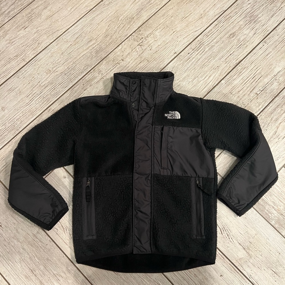 The North Face Black Softshell Jacket - Picture 2 of 6